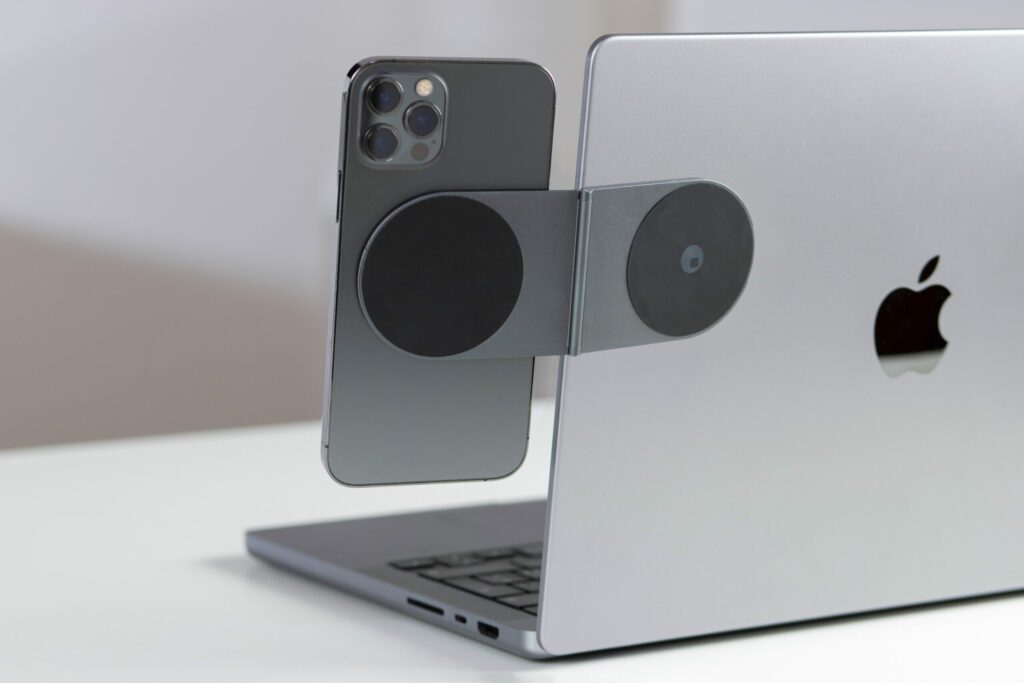 Telefoniehouder van Rolling square in het grijs